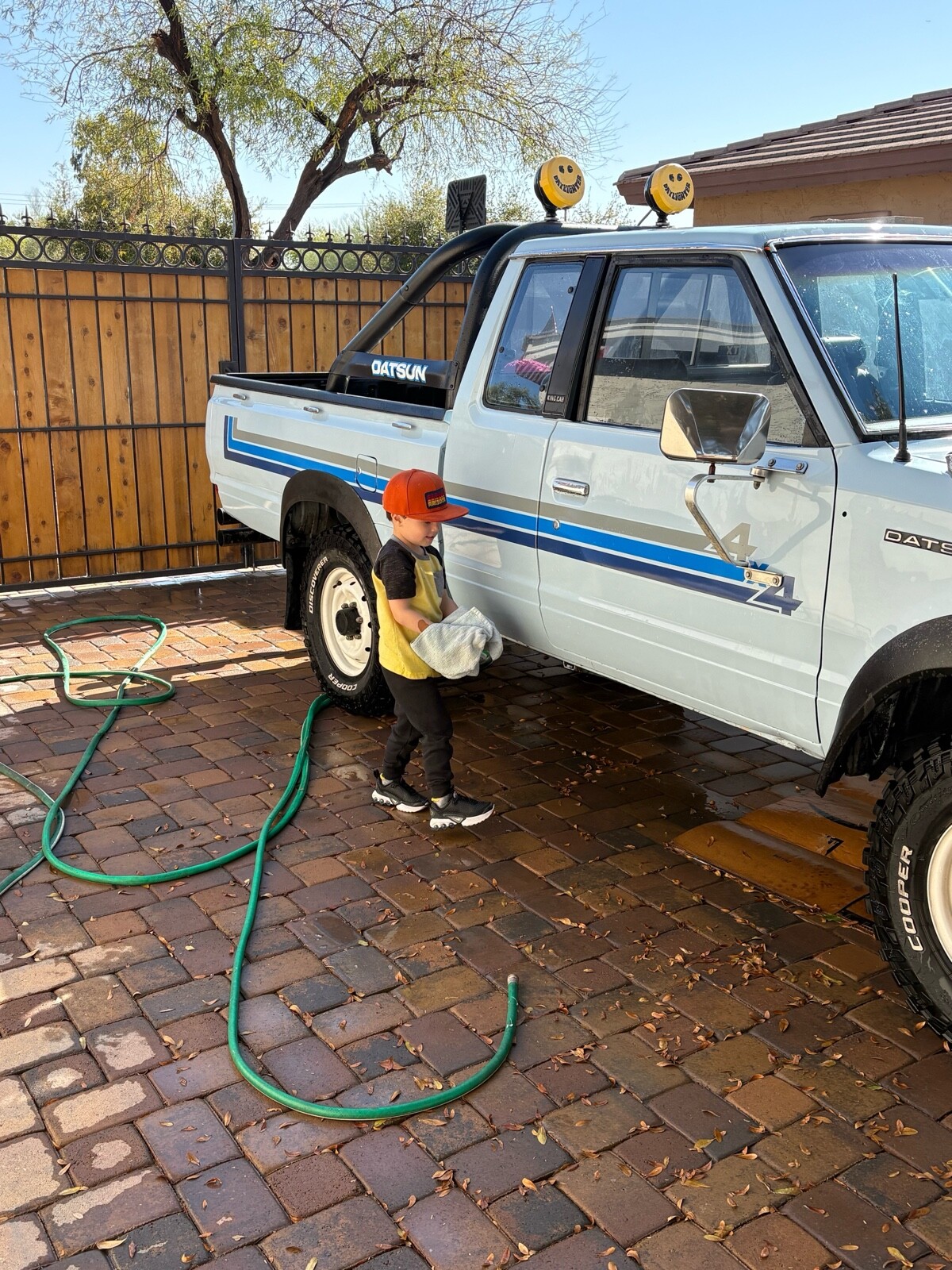 Datsun-720-1982-12