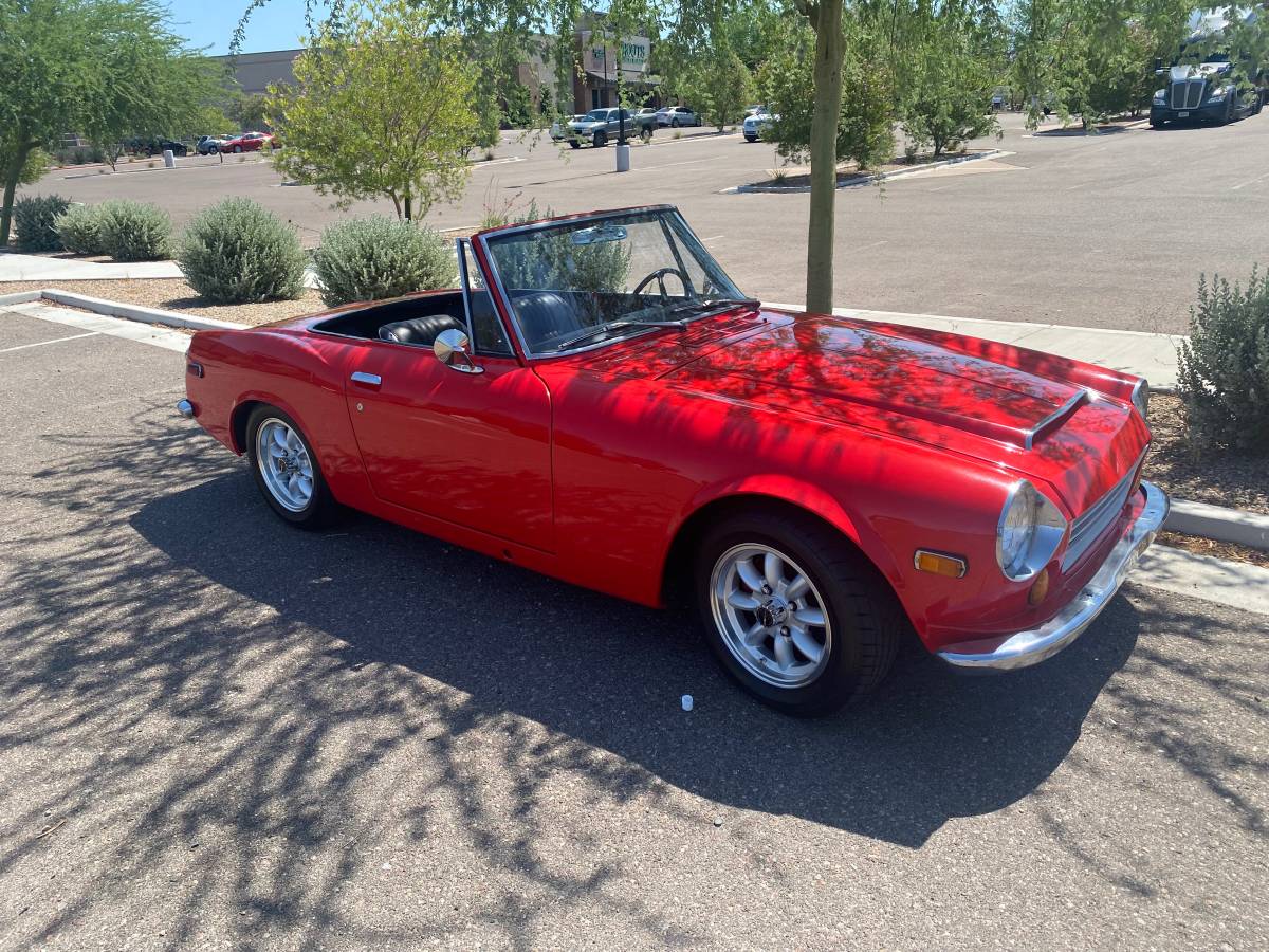 Datsun-Roadster-1600-1970-red-1