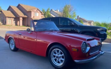 Datsun-Roadster-1600-1970-red-3