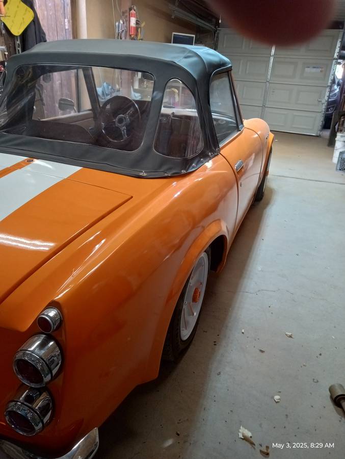 Datsun-Roadster-1969-orange-1
