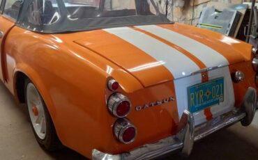 Datsun-Roadster-1969-orange
