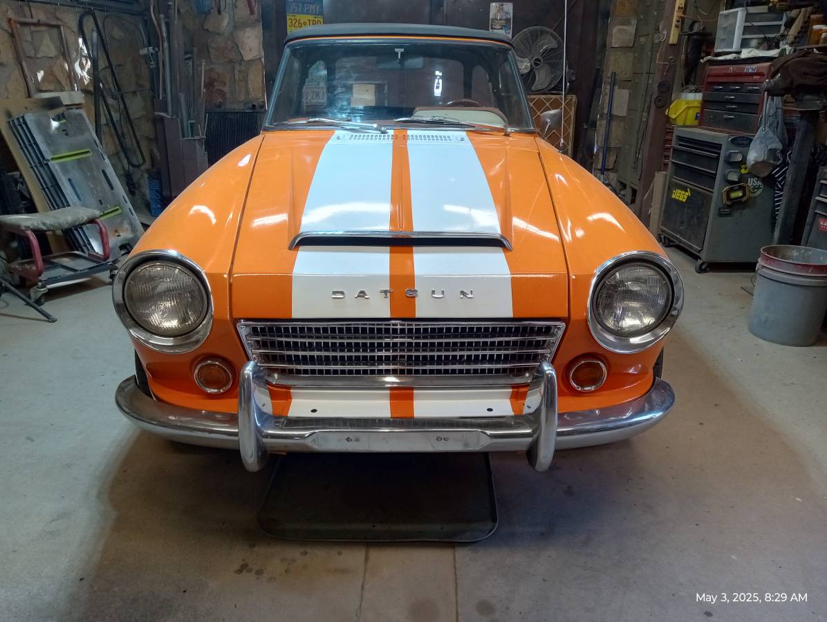 Datsun-Roadster-1969-orange-9