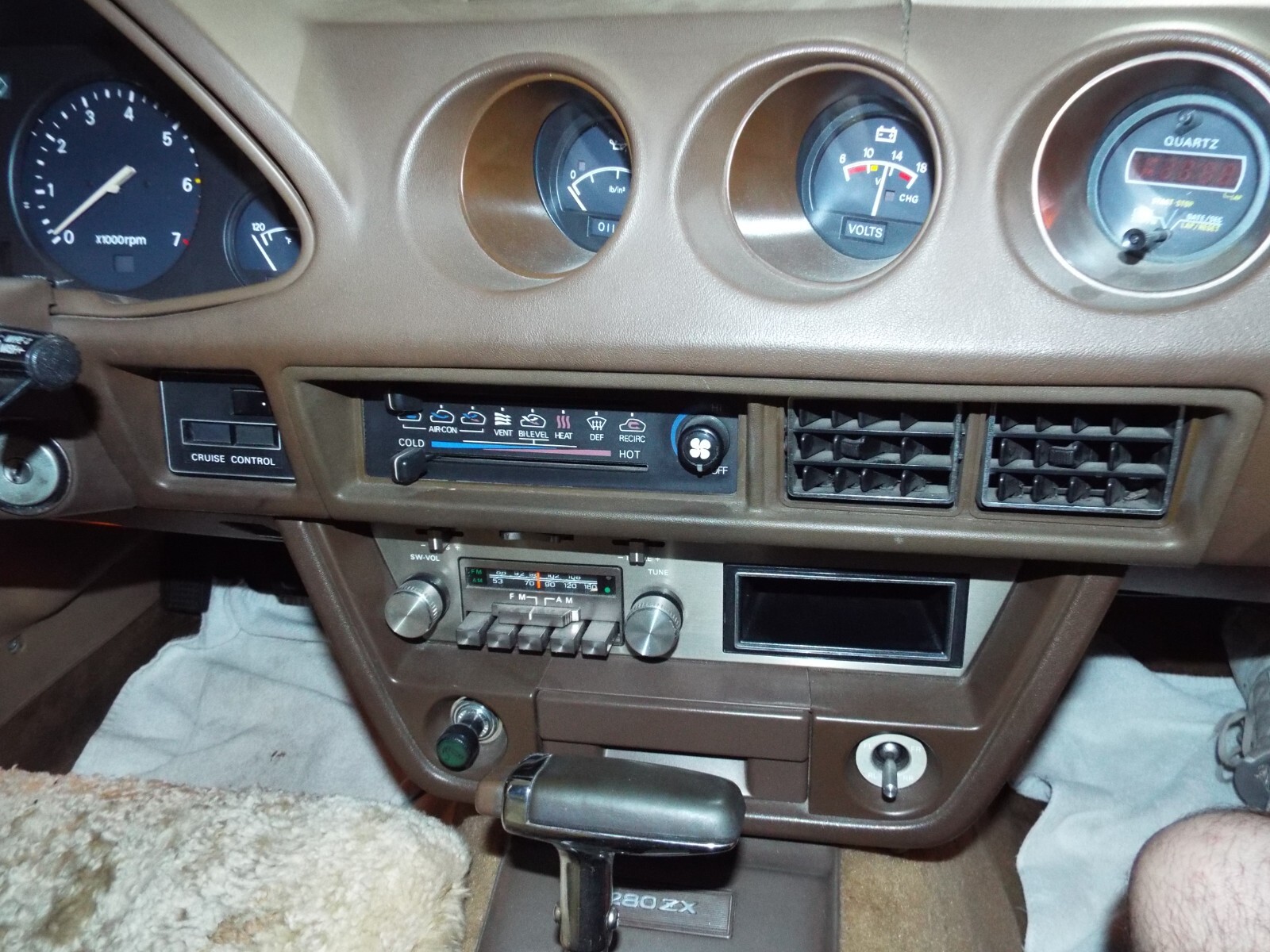 Datsun-Z-Series-1980-Hatchback-12
