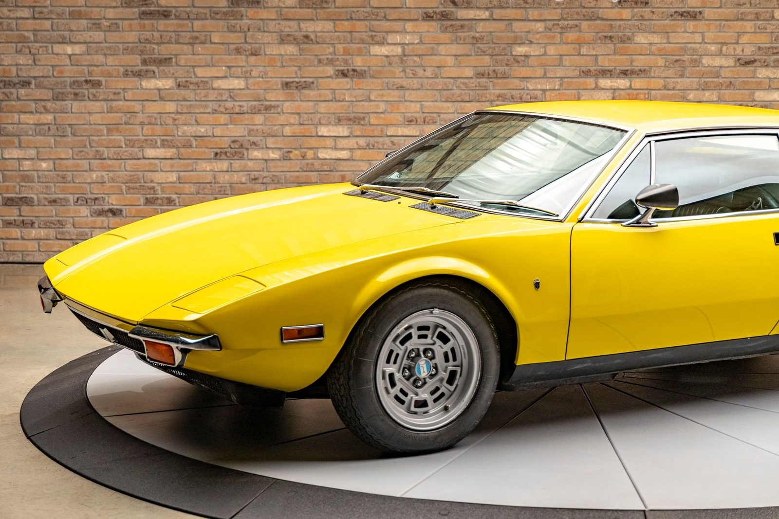 De-Tomaso-Pantera-1971-Coupe-10