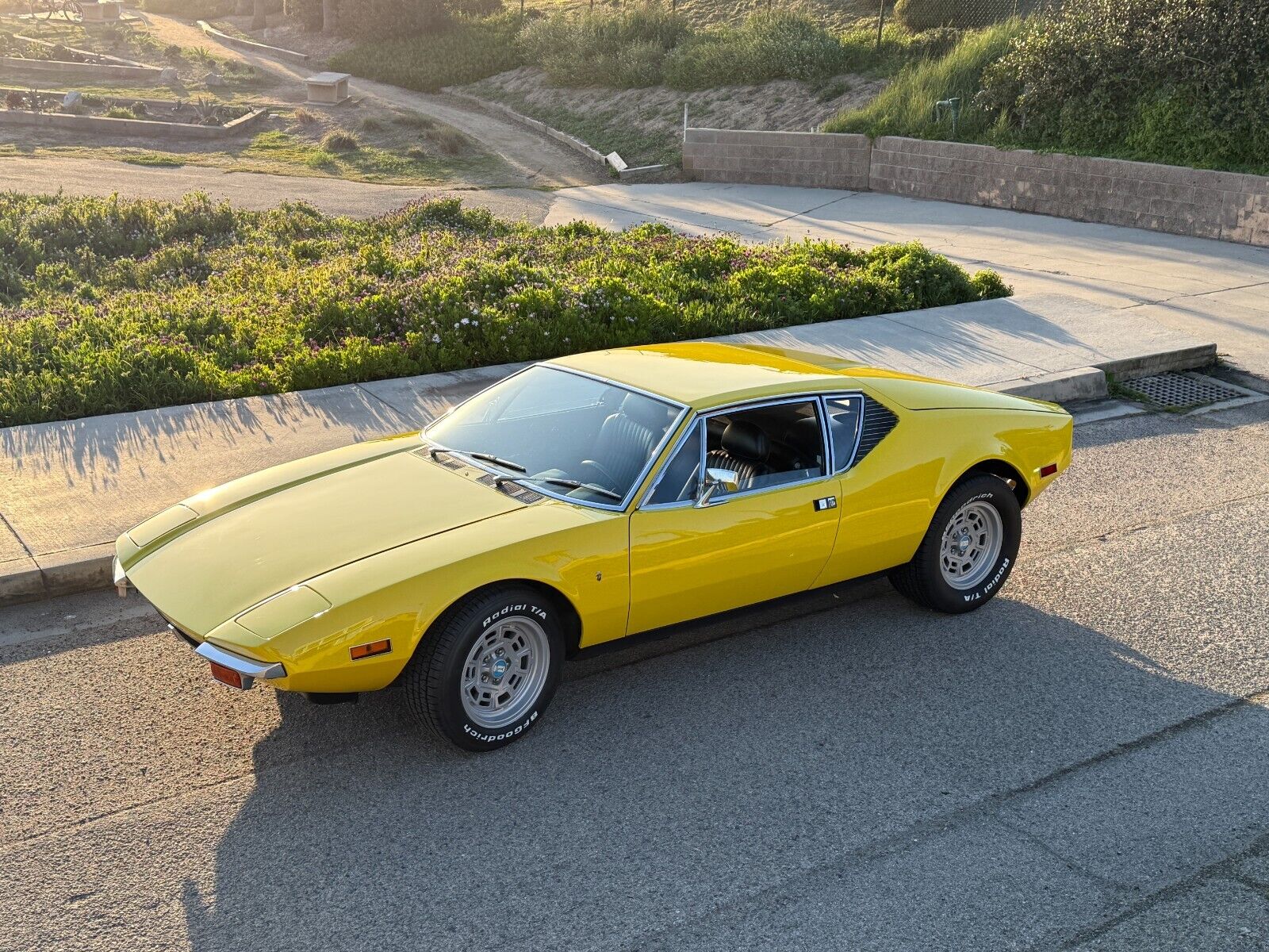 De-Tomaso-Pantera-1971-Coupe-2