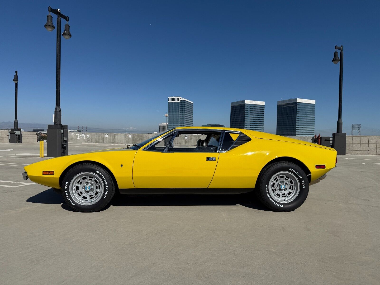 De-Tomaso-Pantera-1971-Coupe-21