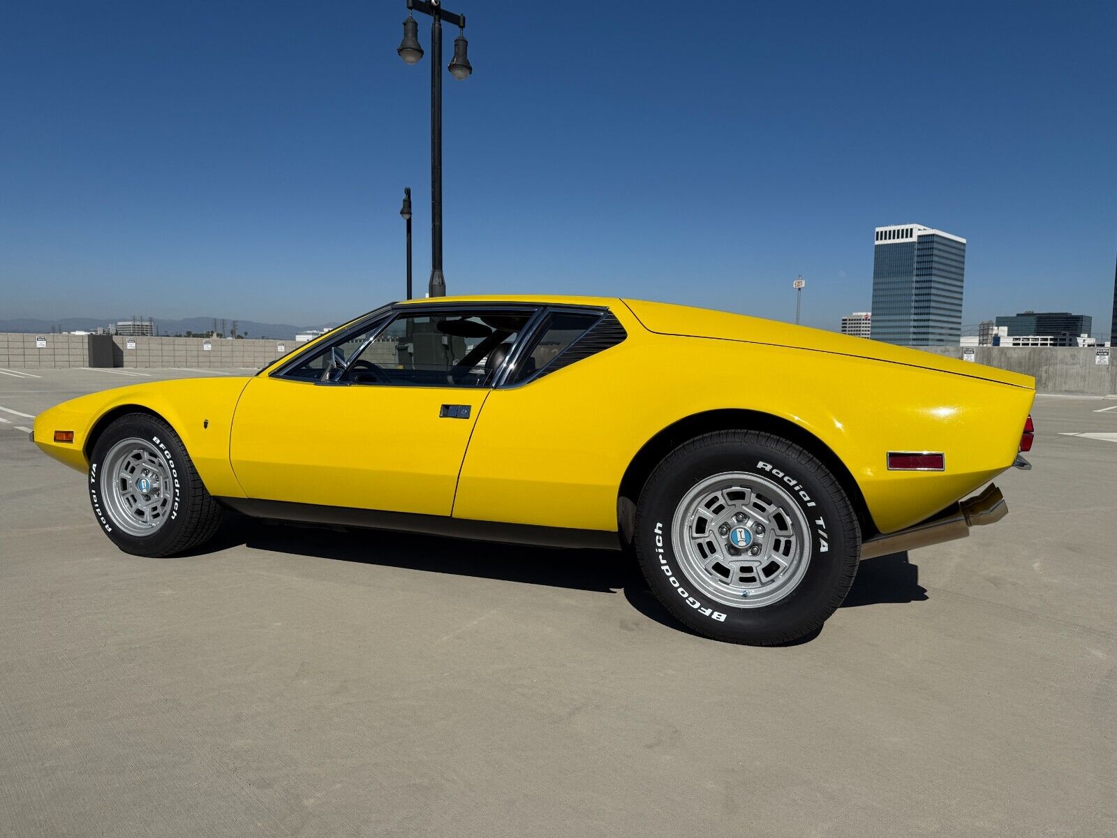 De-Tomaso-Pantera-1971-Coupe-23