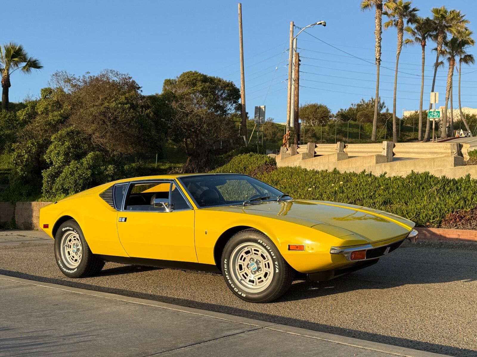 De-Tomaso-Pantera-1971-Coupe-5