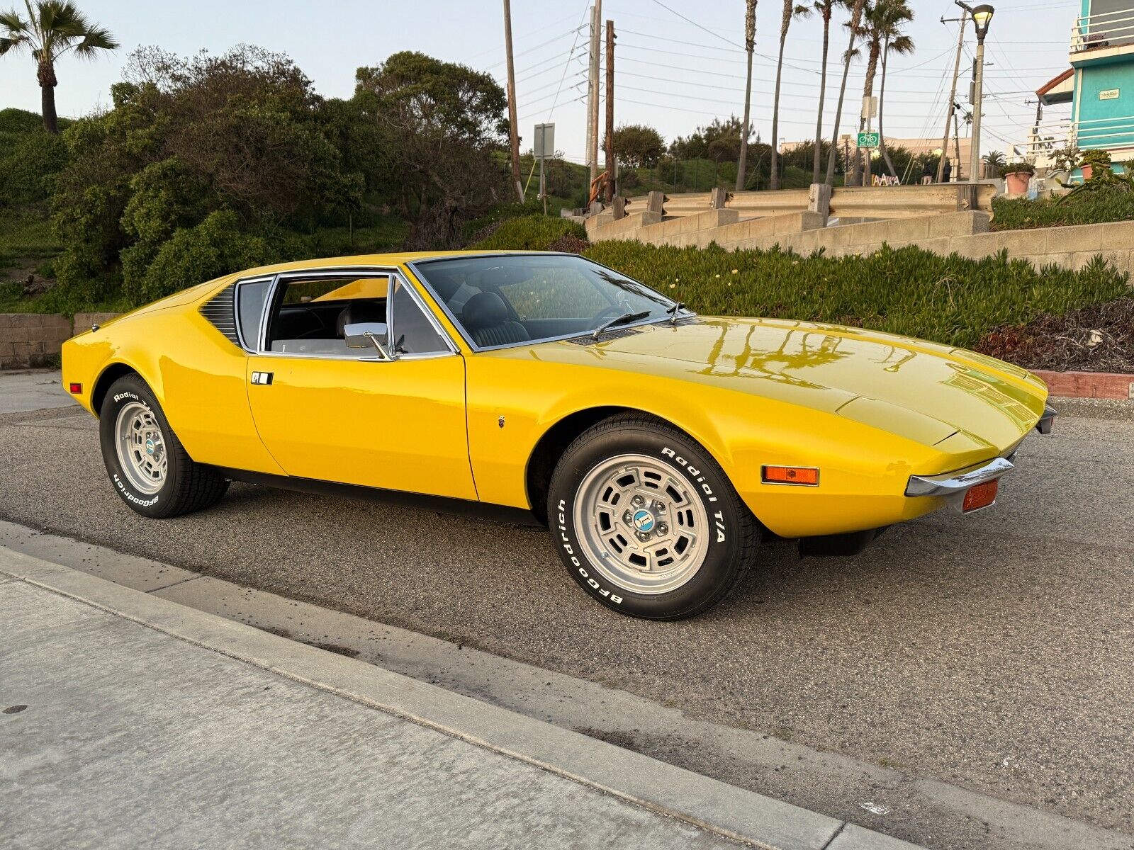De-Tomaso-Pantera-1971-Coupe-8