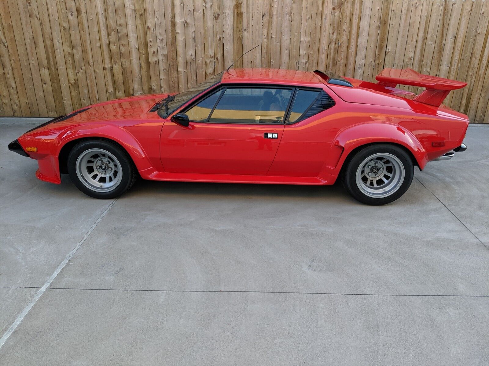 De-Tomaso-Pantera-1984-Coupe-2