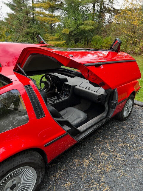 DeLorean-DMC-12-1981-Coupe-1