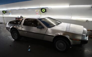 DeLorean-DMC-12-1981-Coupe-1