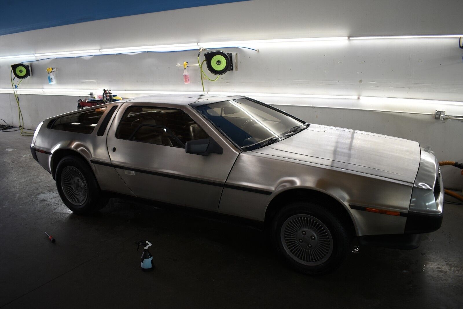 DeLorean-DMC-12-1981-Coupe-1