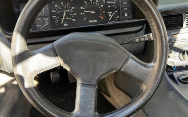 DeLorean-DMC-12-1981-Coupe-10