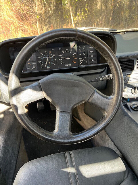 DeLorean-DMC-12-1981-Coupe-10