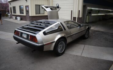 DeLorean-DMC-12-1981-Coupe-14