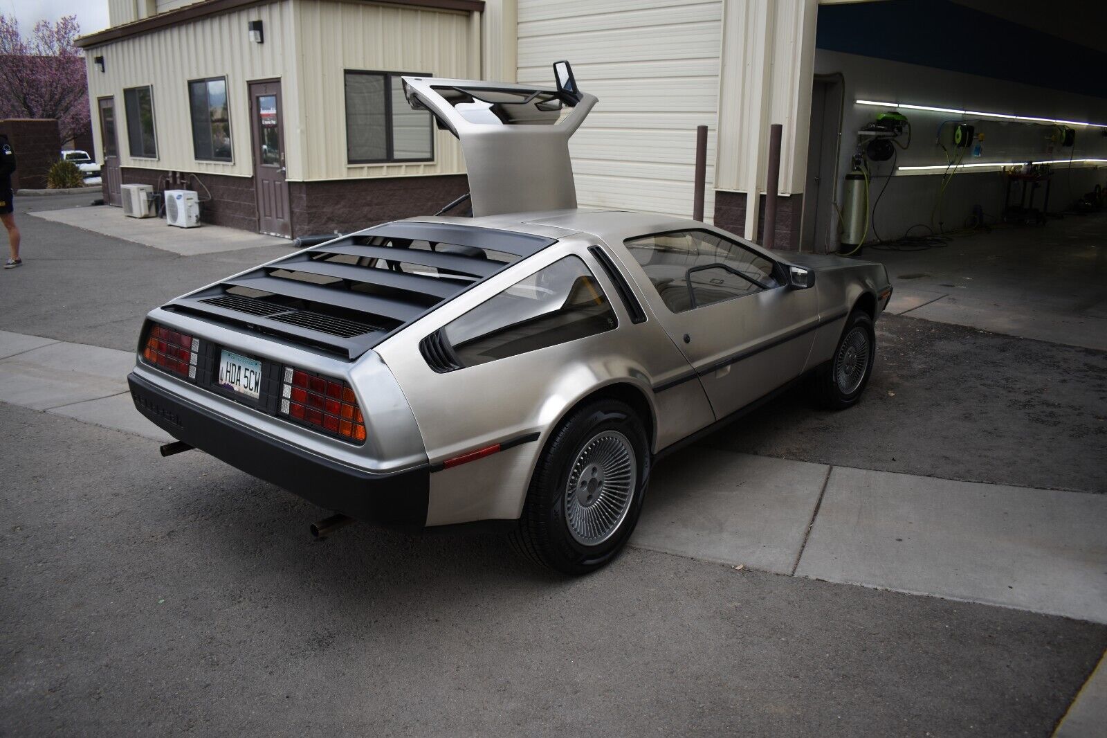 DeLorean-DMC-12-1981-Coupe-14