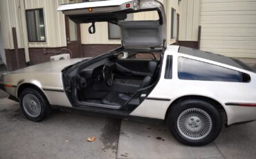 DeLorean-DMC-12-1981-Coupe-16