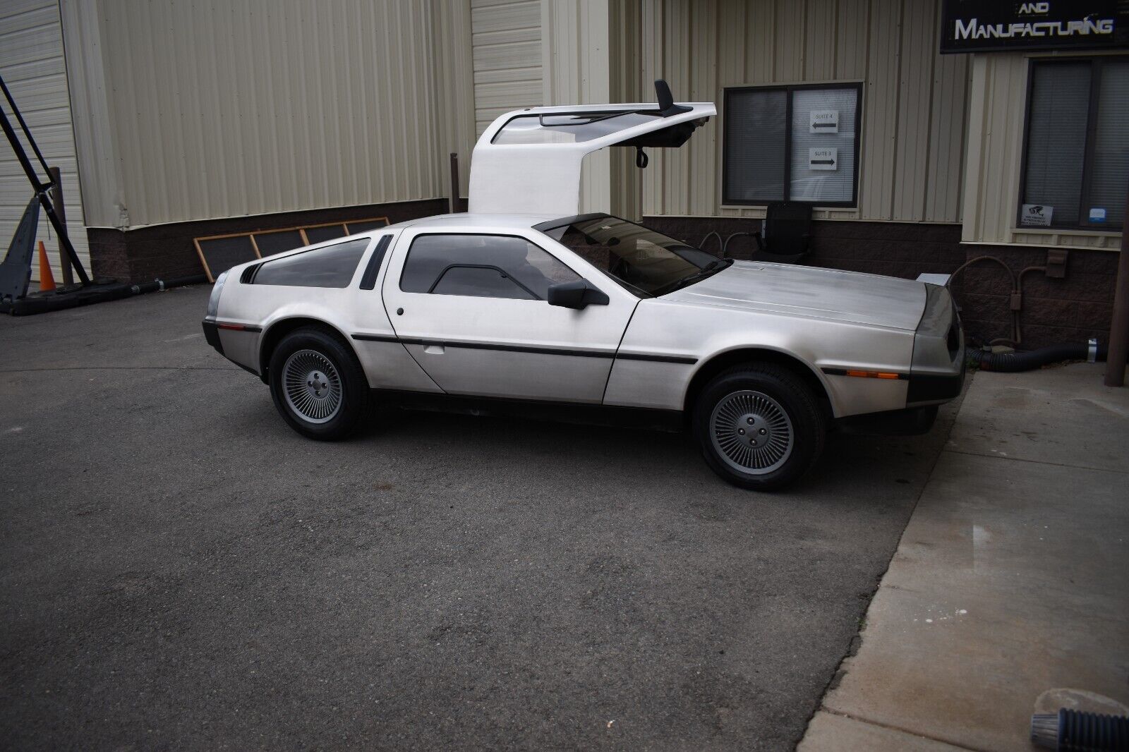 DeLorean-DMC-12-1981-Coupe-18
