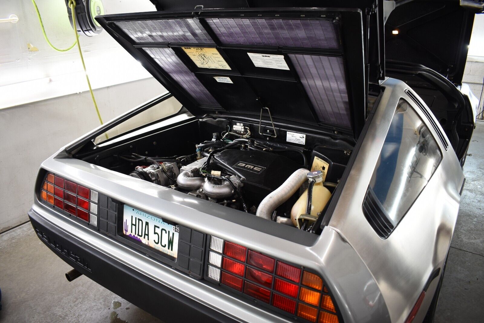 DeLorean-DMC-12-1981-Coupe-20