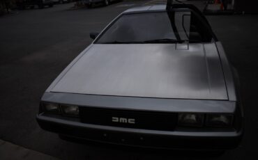 DeLorean-DMC-12-1981-Coupe-21