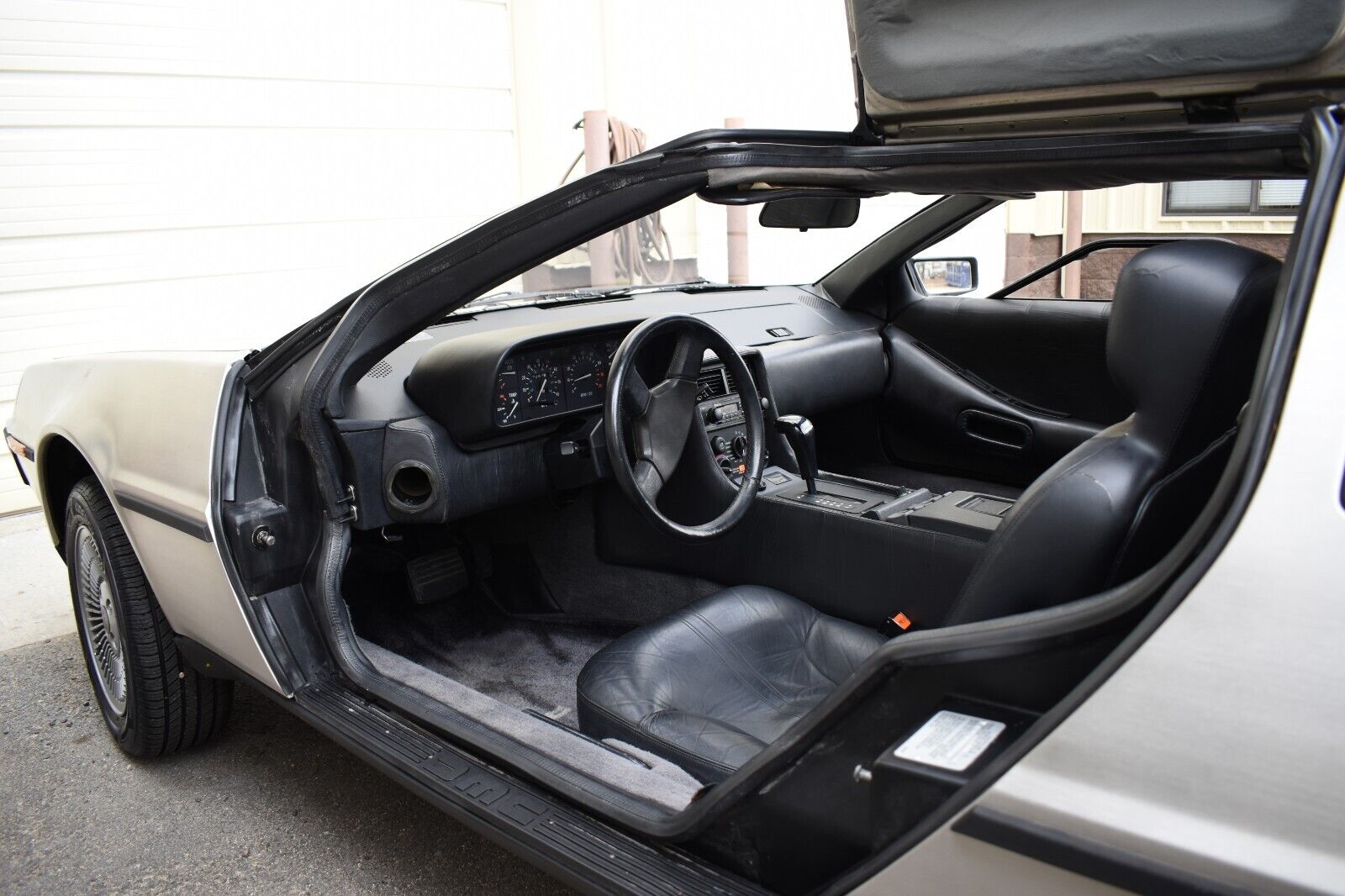DeLorean-DMC-12-1981-Coupe-23