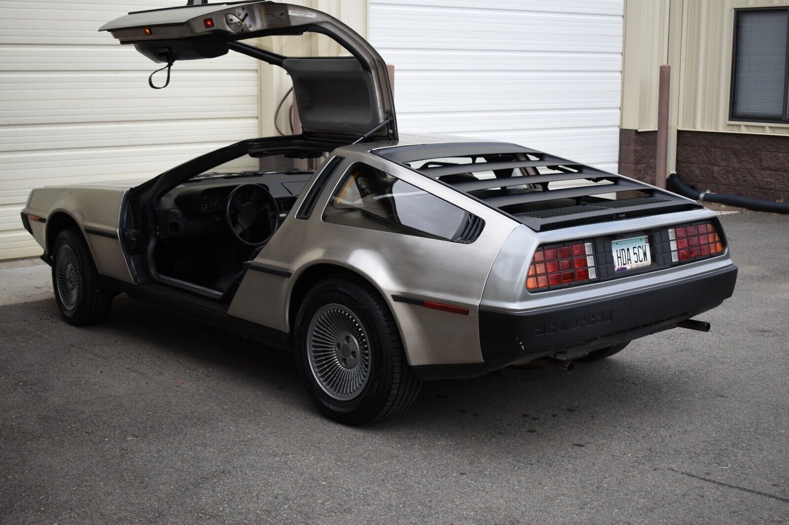 DeLorean-DMC-12-1981-Coupe-24
