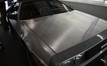 DeLorean-DMC-12-1981-Coupe-4