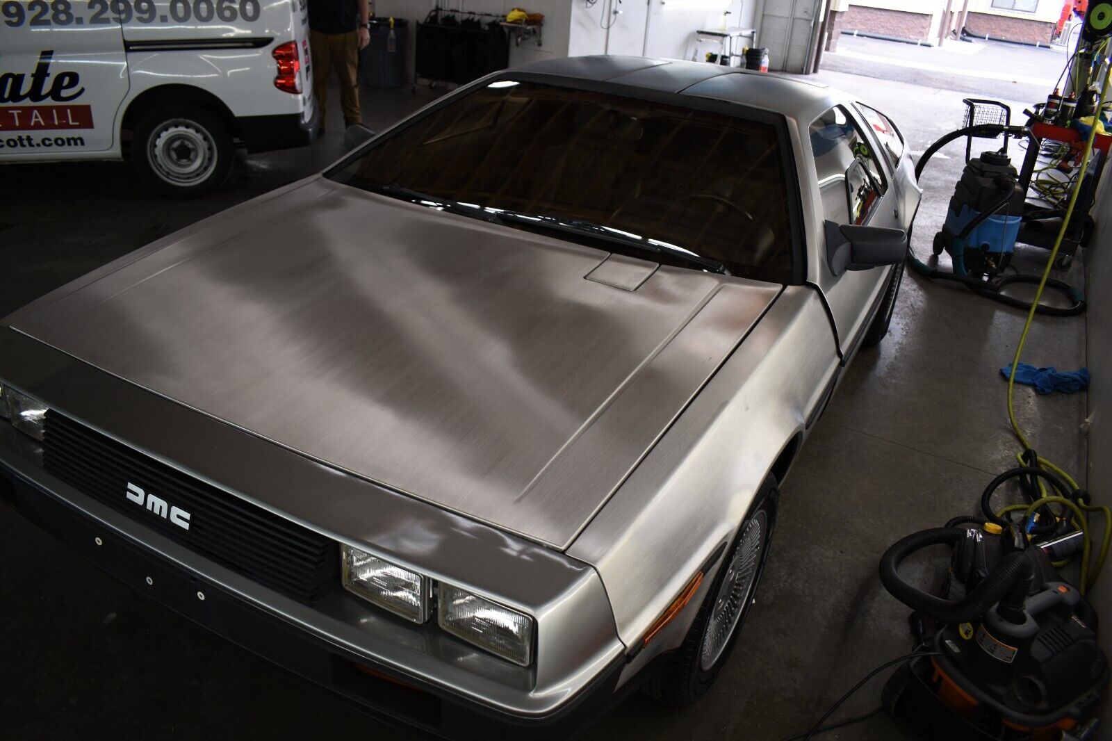 DeLorean-DMC-12-1981-Coupe-5