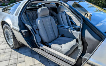 DeLorean-DMC-12-1983-1