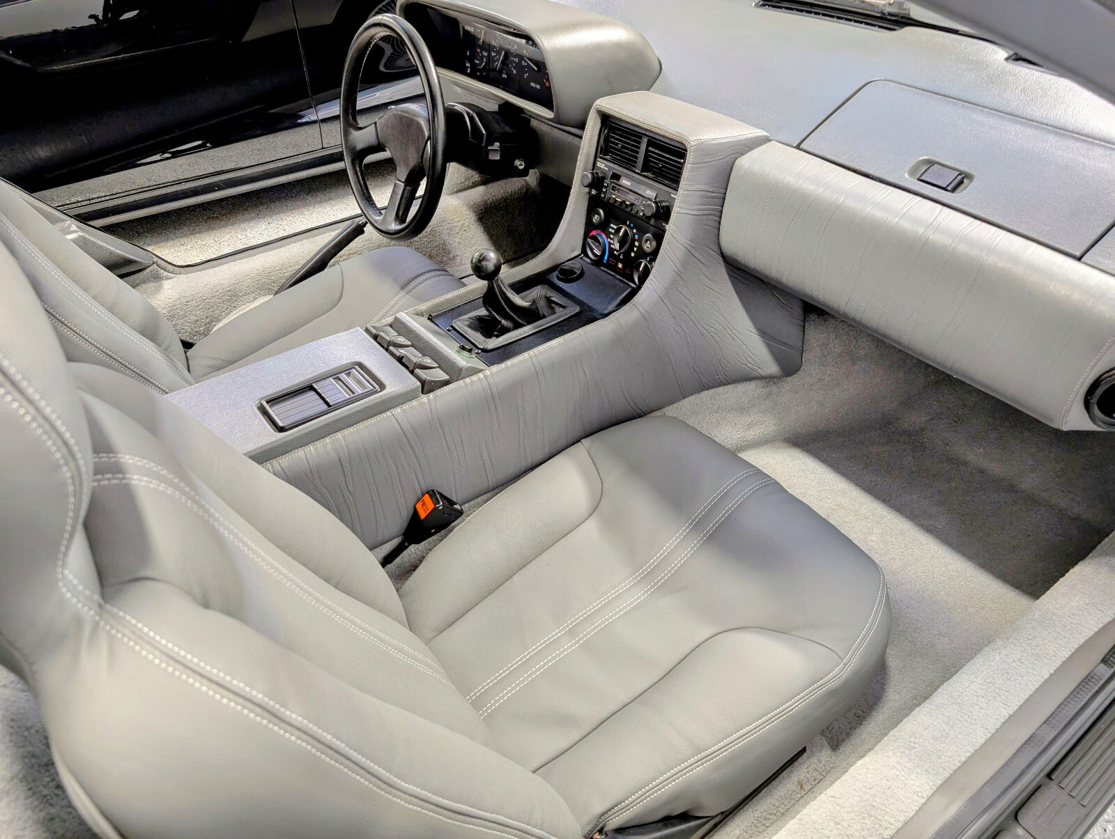 DeLorean-DMC-12-1983-19