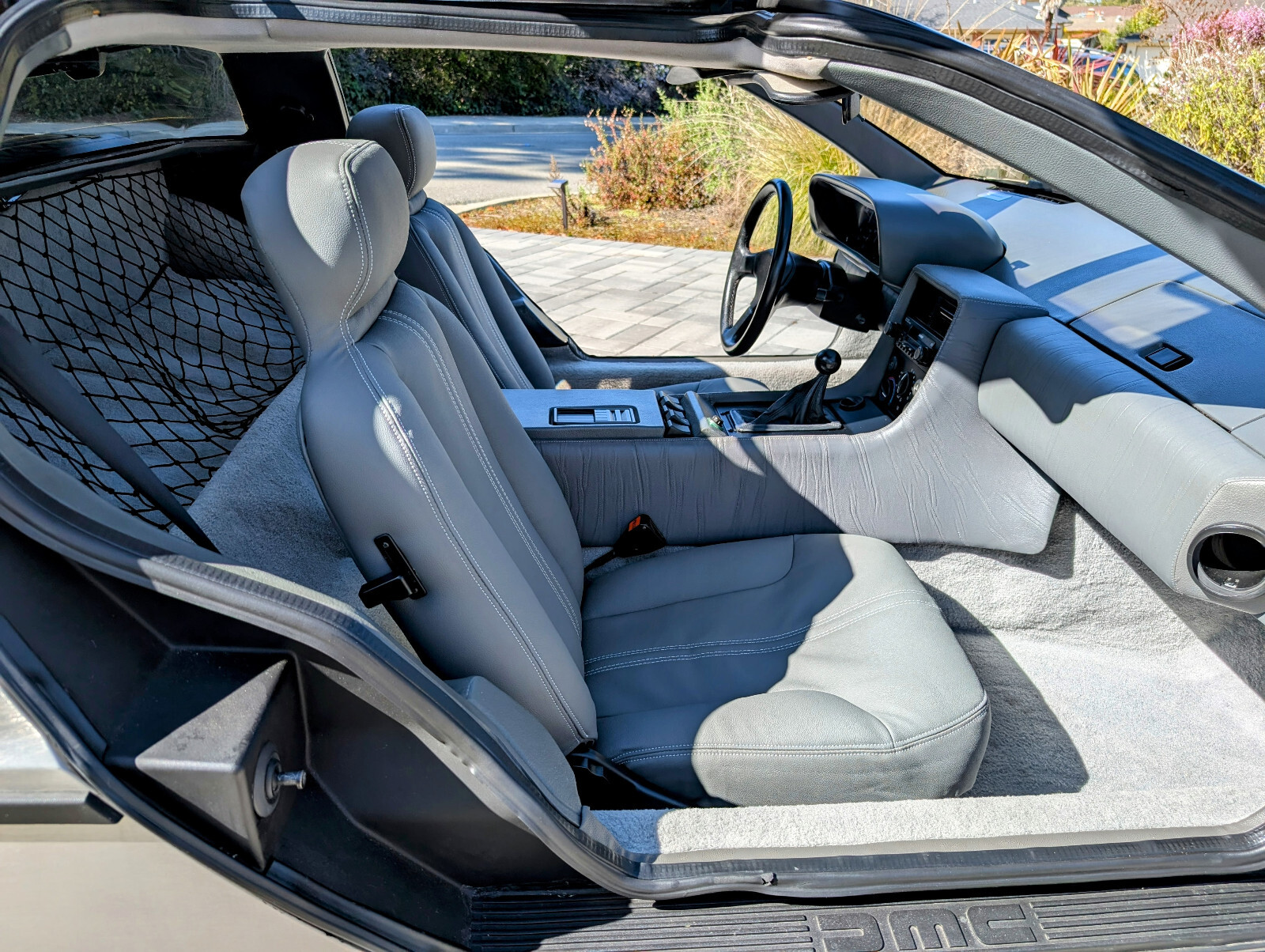 DeLorean-DMC-12-1983-4