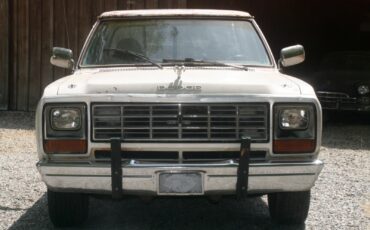 Dodge-150-1982-Standard-Cab-Pickup-1