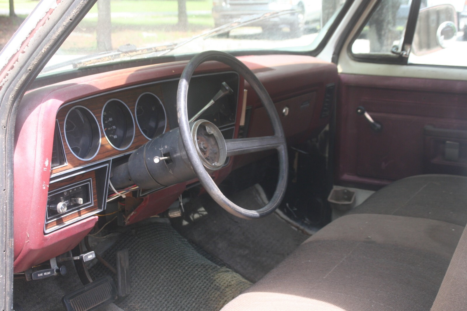 Dodge-150-1982-Standard-Cab-Pickup-9