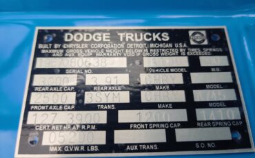 Dodge-A100-1968-Standard-Passenger-Van-17
