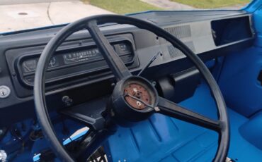 Dodge-A100-1968-Standard-Passenger-Van-20