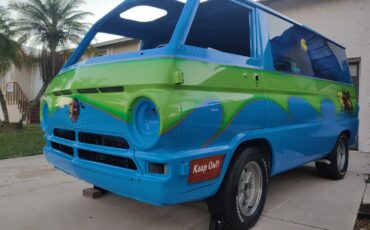 Dodge-A100-1968-Standard-Passenger-Van-28