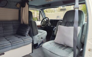 Dodge-B3500-sportsmobile-conversion-1995-white-16