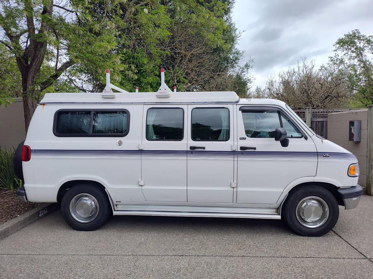 Dodge-B3500-sportsmobile-conversion-1995-white-2