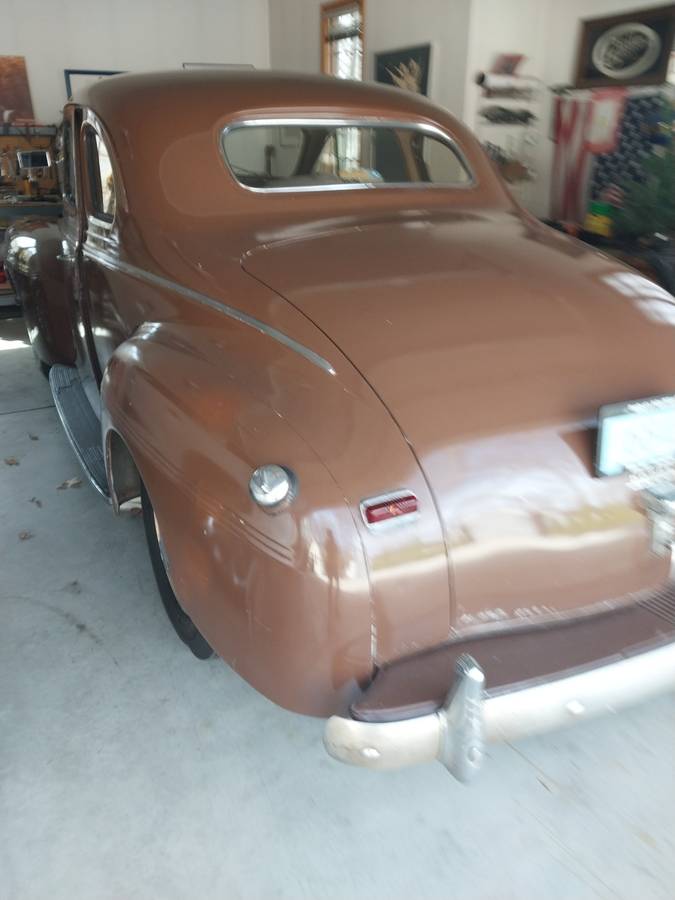 Dodge-Business-coupe-1940-brown-1