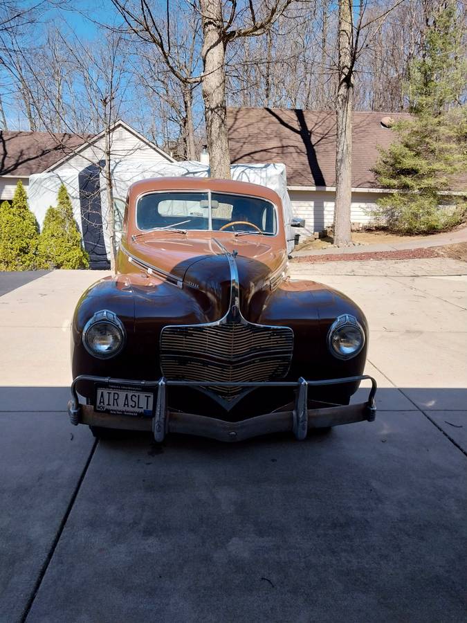 Dodge-Business-coupe-1940-brown-5