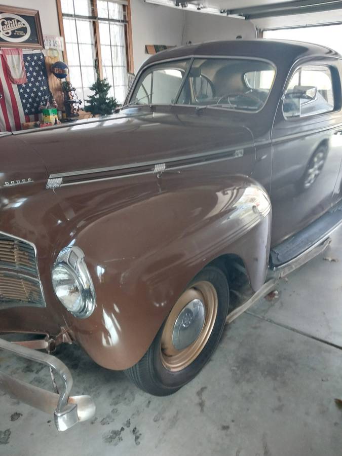 Dodge-Business-coupe-1940-brown