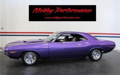 Dodge CHALLENGER 360 V8 & 4 SPD 1971 COUPE