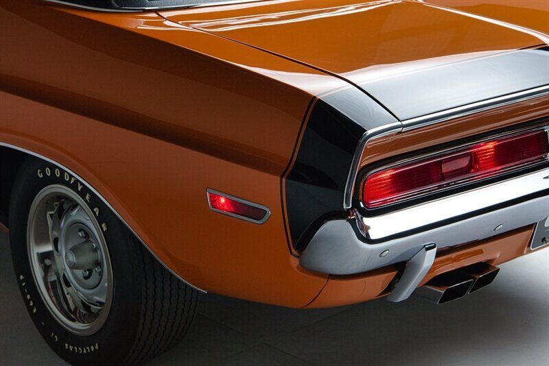 Dodge-Challenger-1970-16