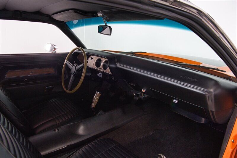 Dodge-Challenger-1970-19