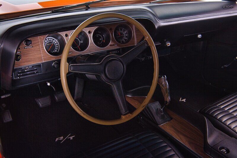 Dodge-Challenger-1970-32