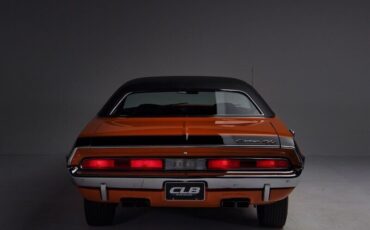 Dodge-Challenger-1970-4