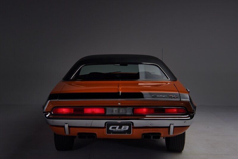 Dodge-Challenger-1970-4