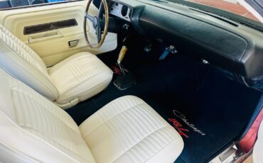 Dodge-Challenger-1970-Coupe-12