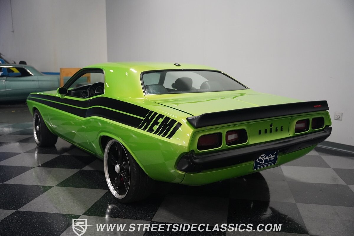 Dodge-Challenger-1972-Hardtop-12